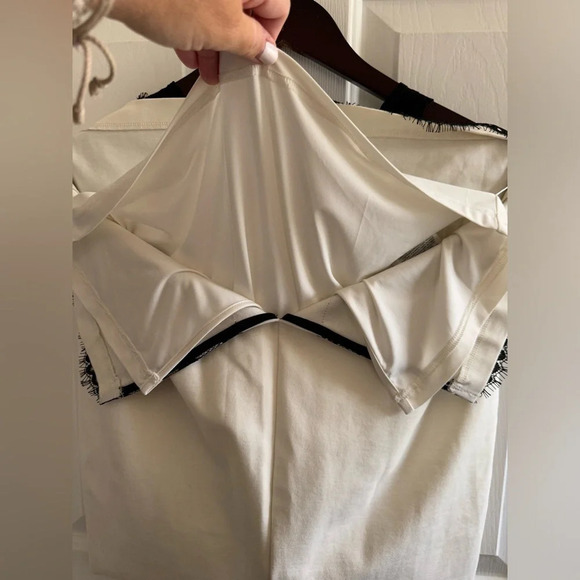 NWT! GUESS White MIDI Dress Black Elegant Dainty Eyelash Lace V Back Lined MED - Picture 5 of 15